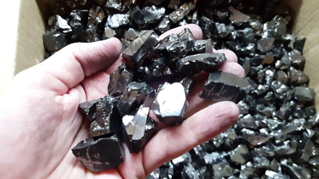 How does the shungite promote healing?